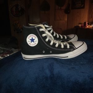 Brand new (no tags) Size 8 Womens Converse